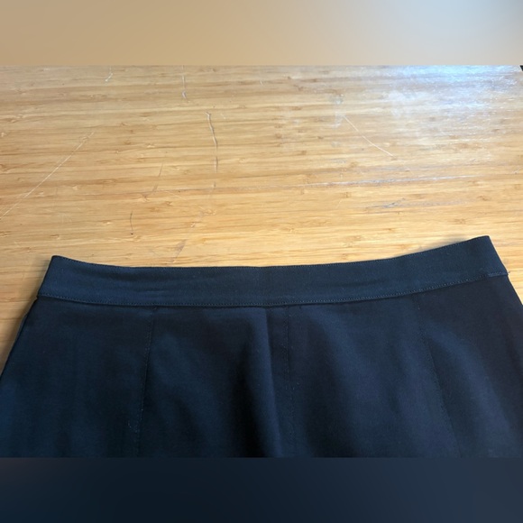 Elie Tahari Black Lamb Leather A-Line Skirt. Size 12 - Picture 5 of 7